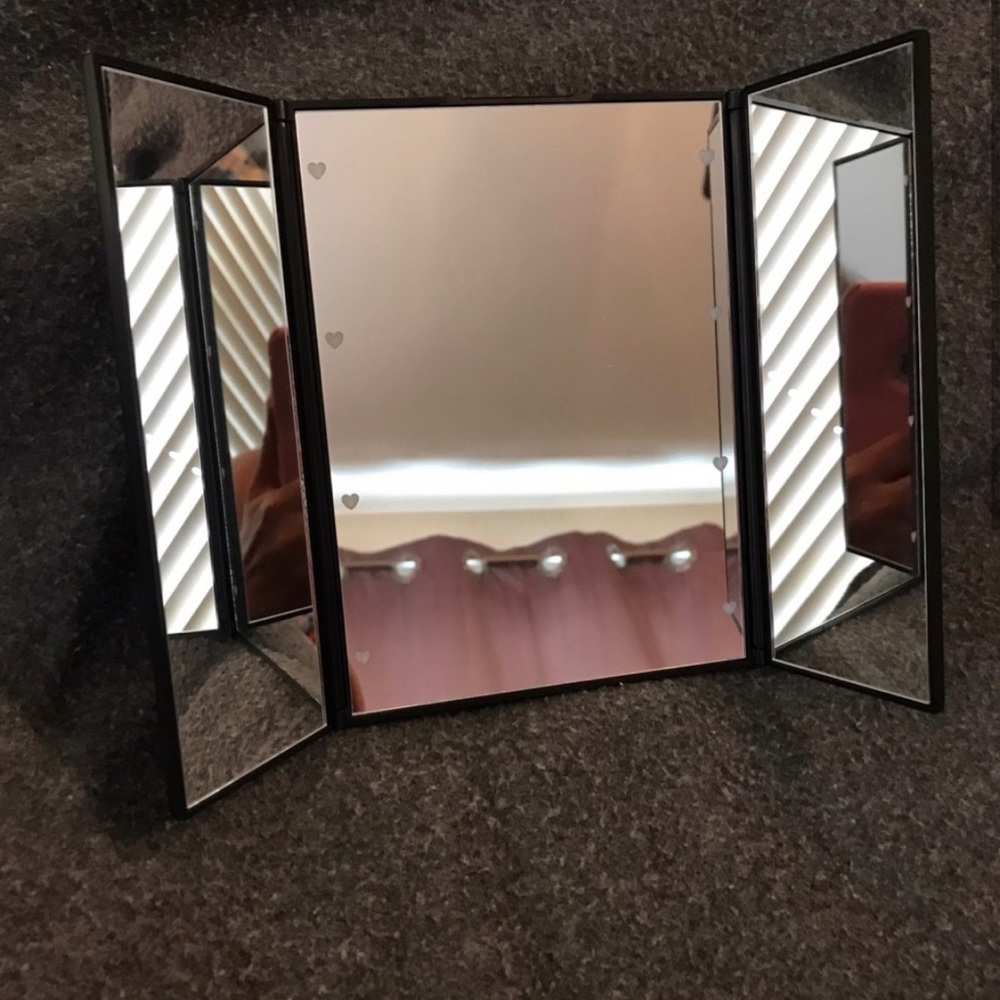 Tri-Fold Heart Lighted Mirror